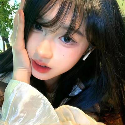 泳池怪诞